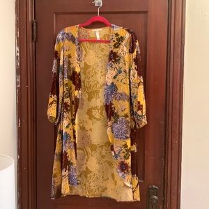 Floreat cardigan with velour wildflower pattern